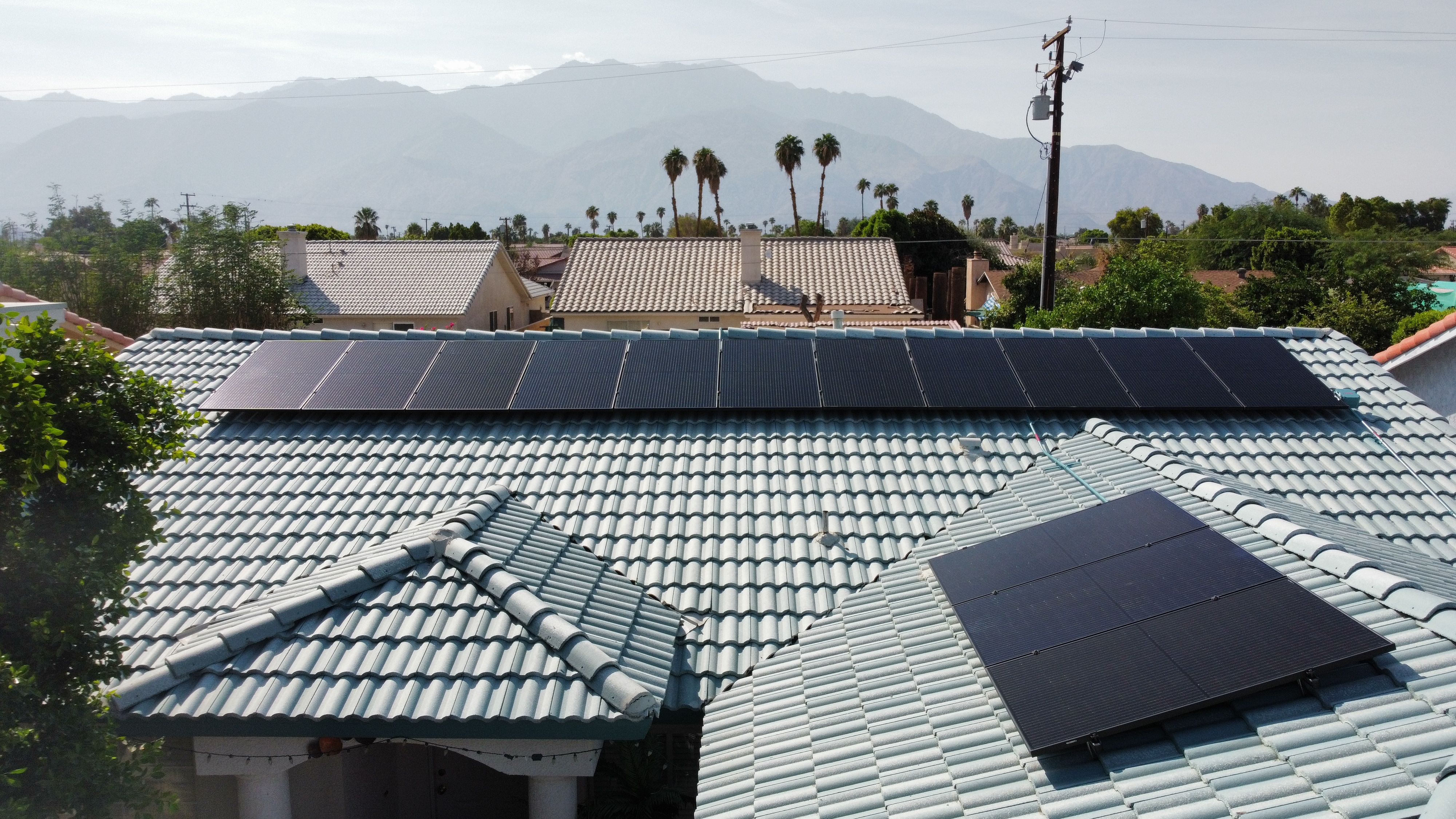 Palm Springs tile roof solar mountains